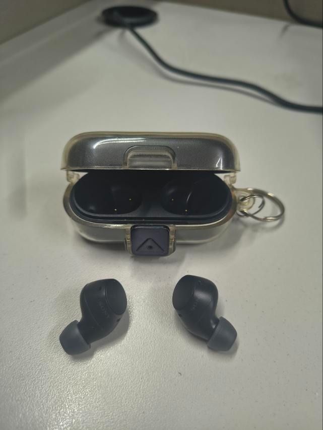 Sony WF-C510 Wireless Bluetooth Earphones Earbuds (Category: Earphones) located in Caloocan City. Submitted by cutebubu (Listing ID 1470414204, Image 2). Description: Unit with Case only. Box already thrown out. No charger included. I use my phone charger - Type C. - Authentic Sony wireless earbuds - Cased from Day 1 - Comes with transparent case with LOCK and keychain - Bought in Abenson Unit is in perfectly good condition. Works fine. Just repl