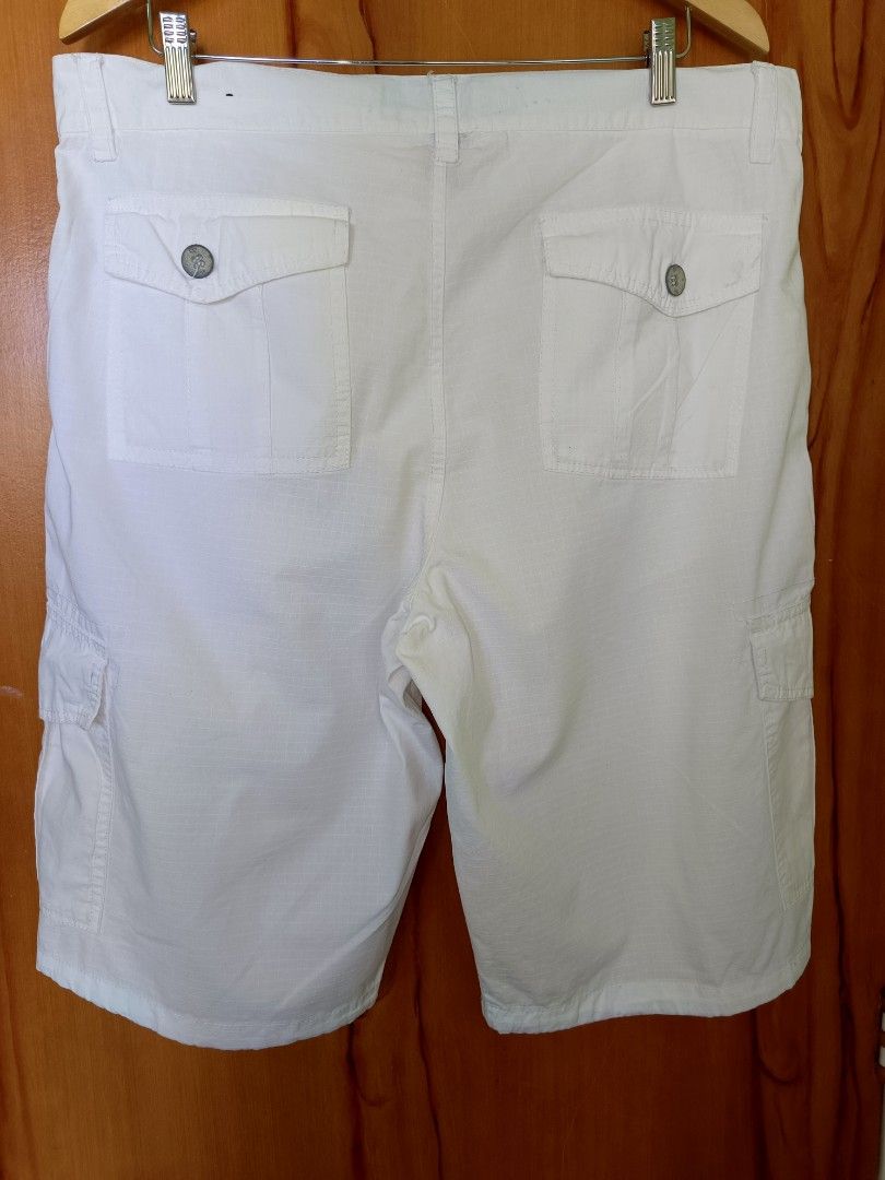 SOUTH POLE CARGO SHORT (Category: Shorts) located in Laoag. Submitted by soulleadthrift (Listing ID 1470353502, Image 2). Description: FOR SALE ‼️‼️‼️🔥🔥🔥 BRAND: SOUTHPOLE TYPE: CARGO PANTS 34 ON TAG DIMES: 38WAISTLINE 25 LENGTH 14 THIGH 12 LEG HOLE CR:9.5/10 EXCELLENT CONDITION ISSUE: WASHABLE STAIN LOC: LAOAG CITY ILOCOS NORTE📌📌📌 850+SF DM LANG📩📩📩.