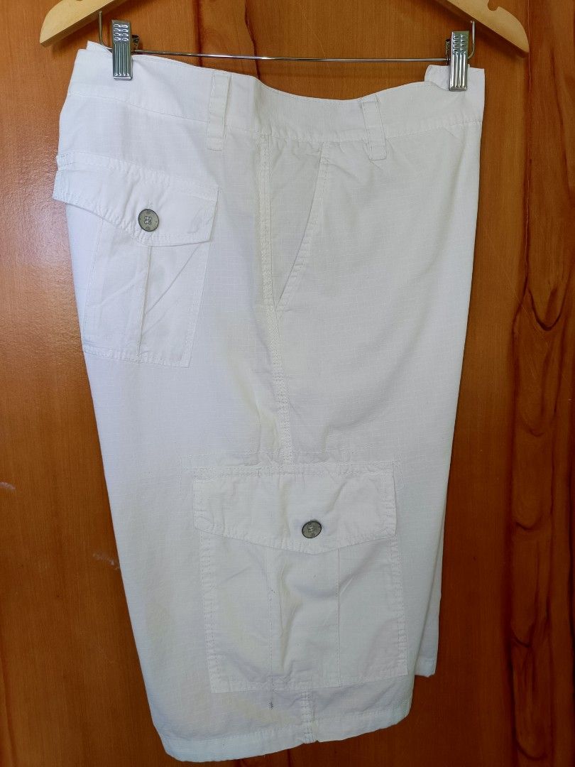 SOUTH POLE CARGO SHORT (Category: Shorts) located in Laoag. Submitted by soulleadthrift (Listing ID 1470353502, Image 3). Description: FOR SALE ‼️‼️‼️🔥🔥🔥 BRAND: SOUTHPOLE TYPE: CARGO PANTS 34 ON TAG DIMES: 38WAISTLINE 25 LENGTH 14 THIGH 12 LEG HOLE CR:9.5/10 EXCELLENT CONDITION ISSUE: WASHABLE STAIN LOC: LAOAG CITY ILOCOS NORTE📌📌📌 850+SF DM LANG📩📩📩.