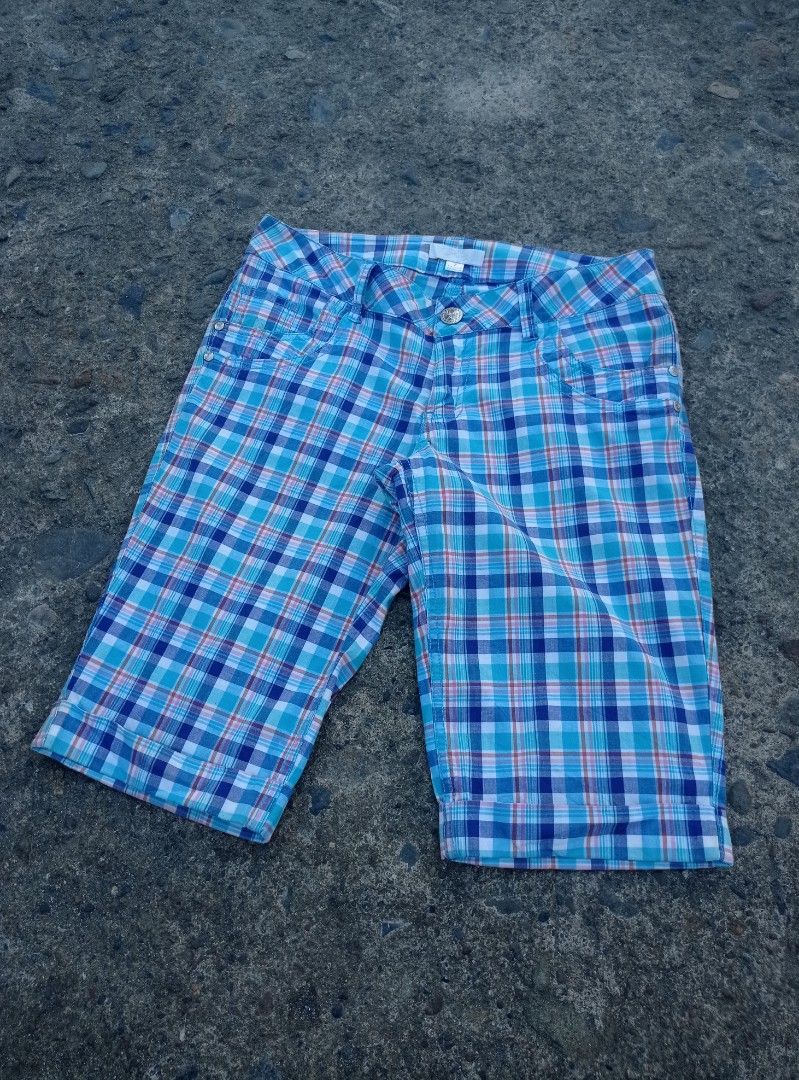 SOUTHPOLE plaid carpi pants (Category: Other Bottoms) located in Guiguinto. Submitted by selected_3rp (Listing ID 1470481259, Image 2). Description: SOUTHPOLE plaid carpi pants size 27-29 waist no issue pm.