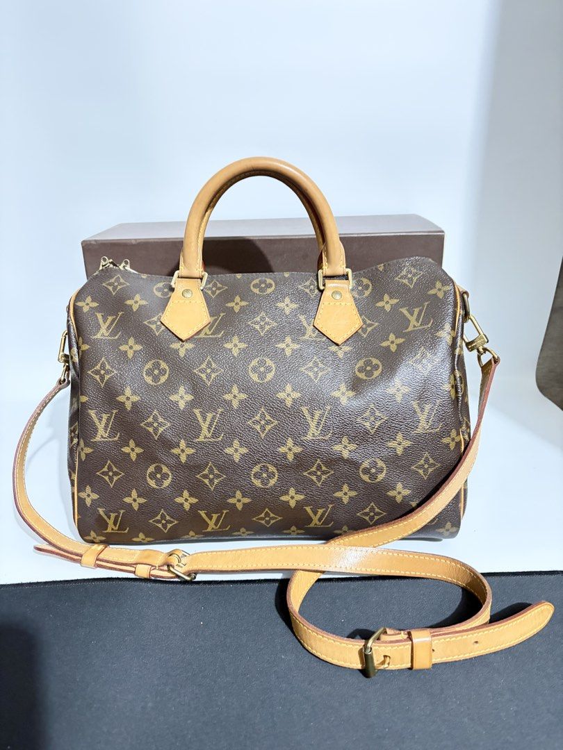 speedy 30 bandouliere (Category: Luxury Bags & Wallets) located in Bay. Submitted by bunini7 (Listing ID 1470549434, Image 1). Description: complete with box,dustbag amd lockset guaranteed authentic.