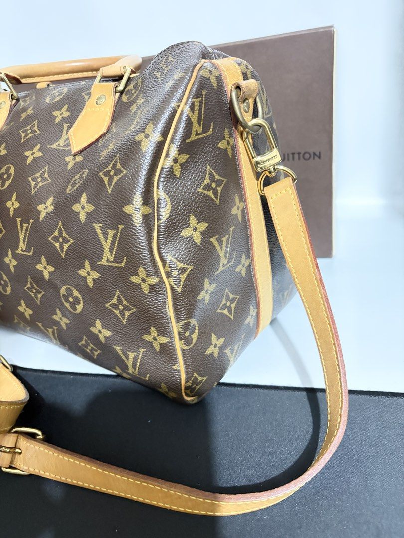 speedy 30 bandouliere (Category: Luxury Bags & Wallets) located in Bay. Submitted by bunini7 (Listing ID 1470549434, Image 2). Description: complete with box,dustbag amd lockset guaranteed authentic.