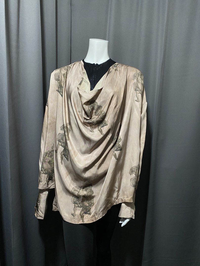 S/S 2024 Uma Wang Thea Oversize Graphics Top (Category: Coats, Jackets and Outerwear) located in Baguio. Submitted by thecollector2600 (Listing ID 1470369566, Image 1). Description: Made of viscose Made in Italy 21” x 26” .