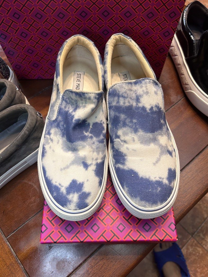 Steve Madden bundle sneakers (Category: Sneakers) located in Quezon City. Submitted by abk_storemandaluyong25 (Listing ID 1470365766, Image 2). Description: Bundle pre loved Steve Madden “Gills” Cloud/Tie-Dye Denim Slip-On Sneakers.