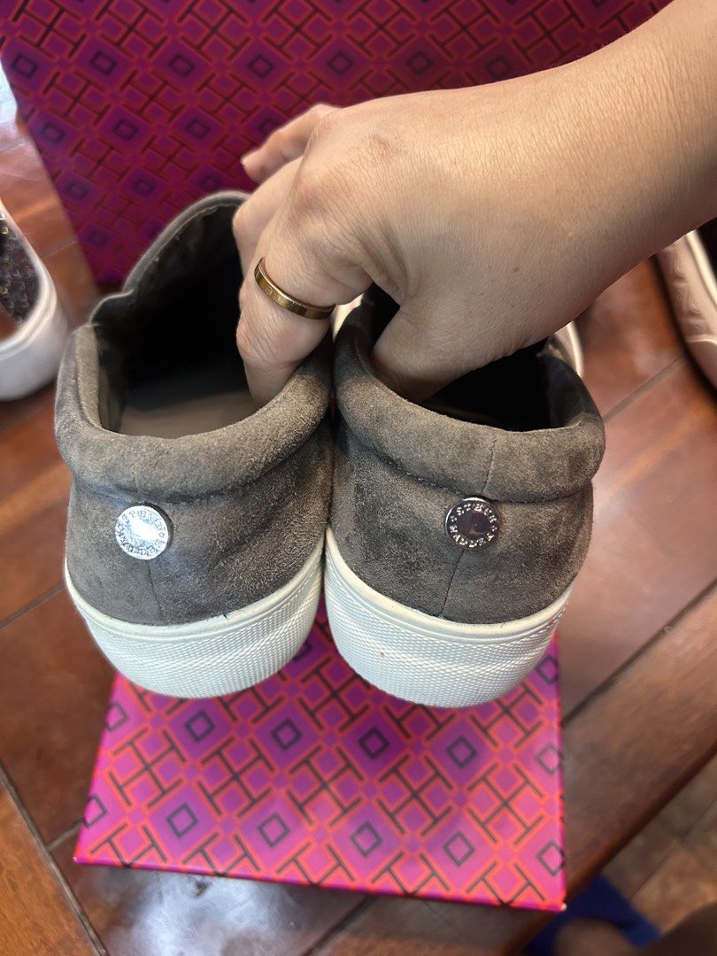 Steve Madden bundle sneakers (Category: Sneakers) located in Quezon City. Submitted by abk_storemandaluyong25 (Listing ID 1470365766, Image 3). Description: Bundle pre loved Steve Madden “Gills” Cloud/Tie-Dye Denim Slip-On Sneakers.