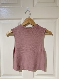 (Category: ) located in . Submitted by ktyyycloset (Listing ID 1470528424, Image 1). Description: .