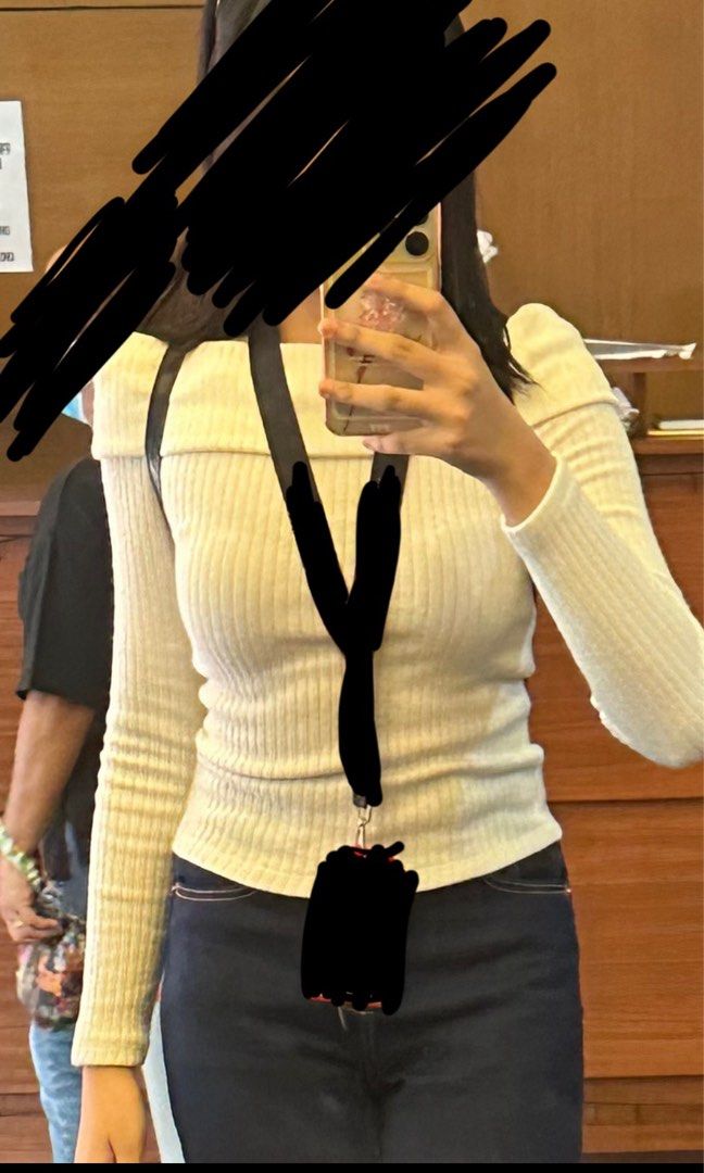 Stradivarius White Knitted Off-the-shoulder (Category: Coats, Jackets and Outerwear) located in Manila. Submitted by rearrangemyworld_ (Listing ID 1470384848, Image 2). Description: Like new, only used this once for christmas party - Fits xs-m frame - Very stretchy and comfy - Can be styled with so many bottoms (like pants, skirts, etc) - Good textile - Got this for around 1.5k+ in Stradivarius Megamall.