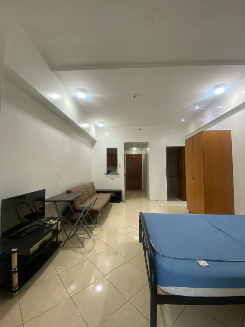 STUDIO IN PASEO PARKVIEW SUITES T1 (Category: Apartments & Condos) located in Manila. Submitted by remaxone (Listing ID 1470488675, Image 2). Description: FOR SALE: Studio in Paseo Parkview Suites T1, Makati City - 35sqm Classification: Condominium Location: Makati/salcedo Developer: Megaworld Floor Area: 35sqm Floor Level:20th Layout: Studio Unit Condition: Fully furnished Balcony: Yes Parking: No Selling Price: 5 Million Gross Call to Action: F