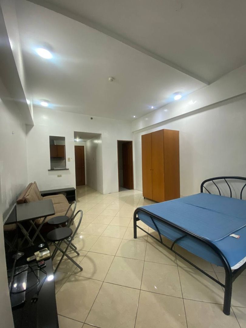 STUDIO IN PASEO PARKVIEW SUITES T1 (Category: Apartments & Condos) located in Manila. Submitted by remaxone (Listing ID 1470488675, Image 3). Description: FOR SALE: Studio in Paseo Parkview Suites T1, Makati City - 35sqm Classification: Condominium Location: Makati/salcedo Developer: Megaworld Floor Area: 35sqm Floor Level:20th Layout: Studio Unit Condition: Fully furnished Balcony: Yes Parking: No Selling Price: 5 Million Gross Call to Action: F