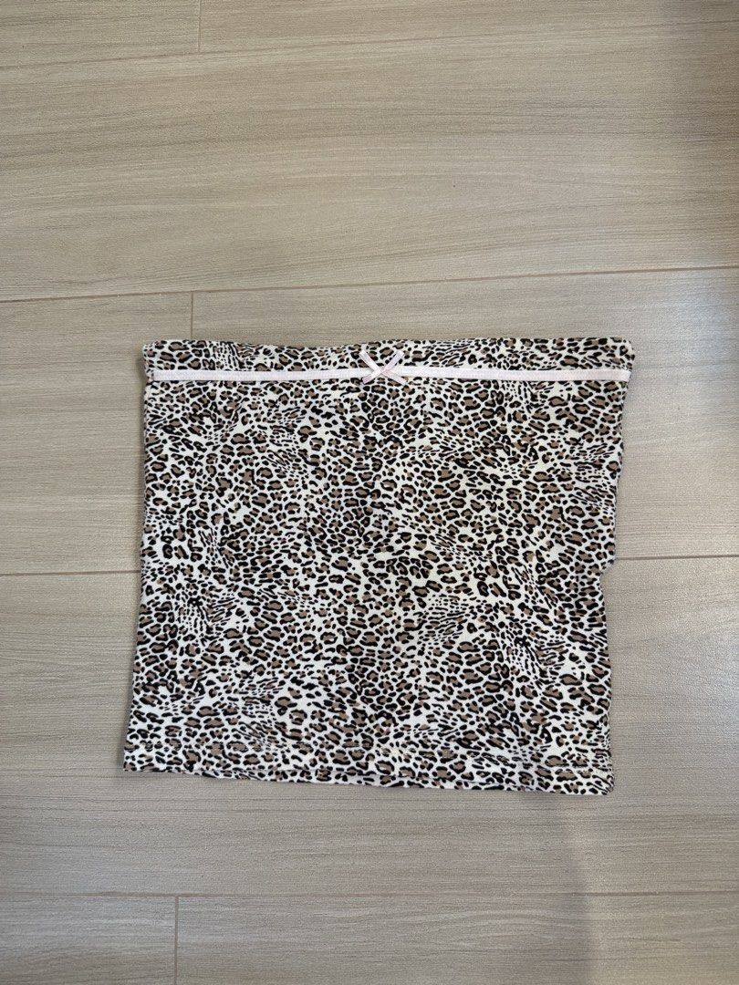 SUBDUED leopard cheetah print tube (Category: Sleeveless) located in Manila. Submitted by bella_boo (Listing ID 1470398887, Image 1). Description: need to sell by TUESDAY tags 🏷️: brandy melville subdued edikted hnm cotton on pull n bear bershka stradivarius zara.