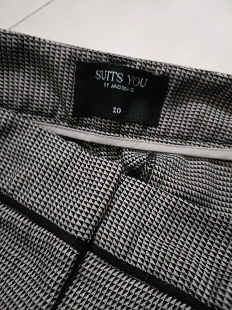 Suits You by Jacquie Houndstooth Trousers (Category: Other Bottoms) located in Antipolo. Submitted by keekaikeekoi (Listing ID 1470427370, Image 3). Description: - Pattern: Black and white micro houndstooth - Style: Classic tailored straight cut with belt loops - Ideal for: Professional office wear and smart casual styling.
