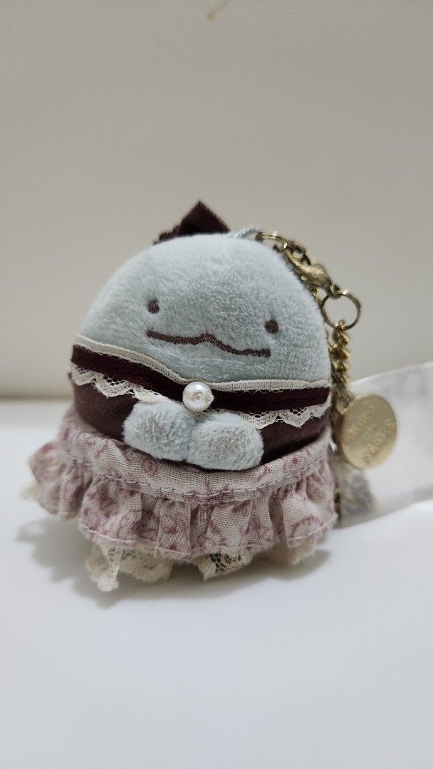 Sumikko Gurashi x Maison de FLEUR Tokage Charm (Category: Plushies & Soft Toys) located in Lipa City. Submitted by zaraal50375 (Listing ID 1470460607, Image 1). Description: Sumikko Gurashi x Maison de FLEUR Tokage Charm Rare Original without paper tags.