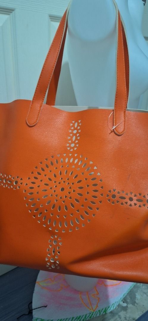 SUMMER Tote Bag (Category: Tote Bags) located in General Trias. Submitted by aeunice (Listing ID 1470481013, Image 3). Description: Spacious, sturdy, and stylish - this heavy-duty large tote bag is perfect for your beach days, weekend getaways or travel adventures. Designed to carry all your essentials with ease, it’s a must-have for the summer season! Meet up / Shipping via Lalamove, JnT, Gogo Express & LBC.
