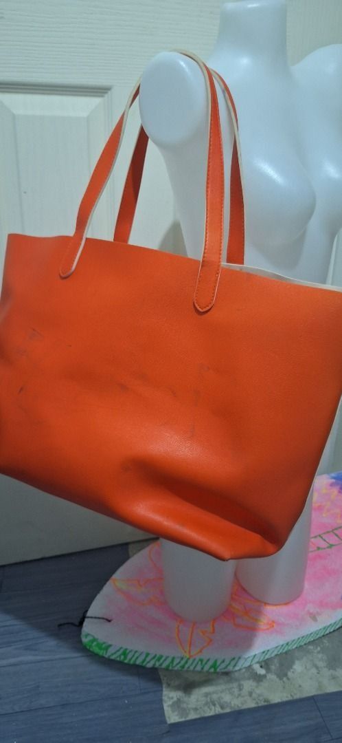SUMMER Tote Bag (Category: Tote Bags) located in General Trias. Submitted by aeunice (Listing ID 1470481013, Image 2). Description: Spacious, sturdy, and stylish - this heavy-duty large tote bag is perfect for your beach days, weekend getaways or travel adventures. Designed to carry all your essentials with ease, it’s a must-have for the summer season! Meet up / Shipping via Lalamove, JnT, Gogo Express & LBC.