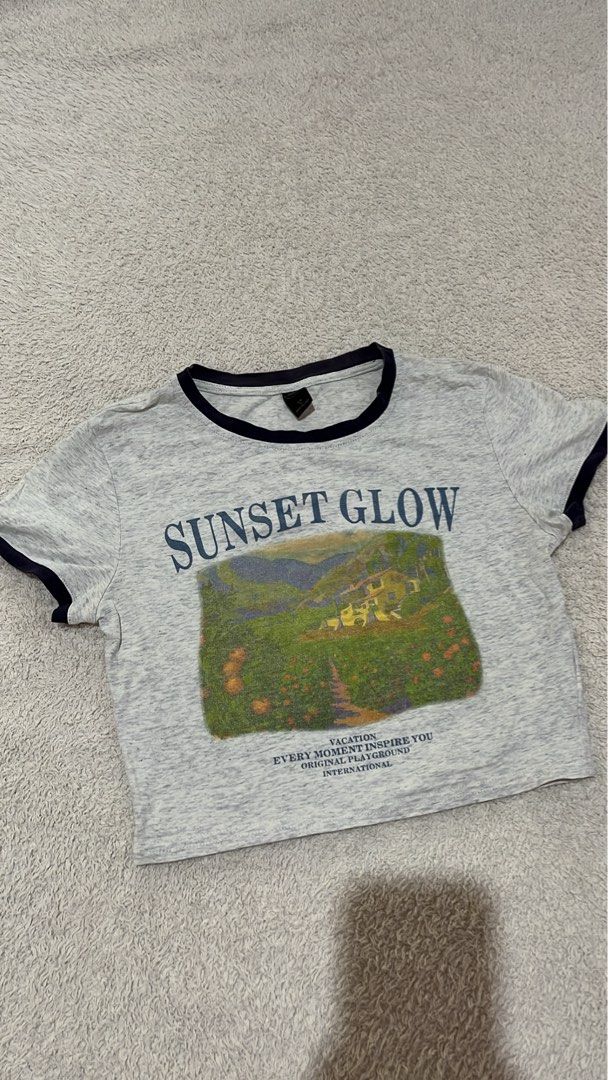 Sunset glow top (Category: Others Tops) located in Cauayan City . Submitted by declutterdarling (Listing ID 1470463840, Image 1). Description: Size: S.