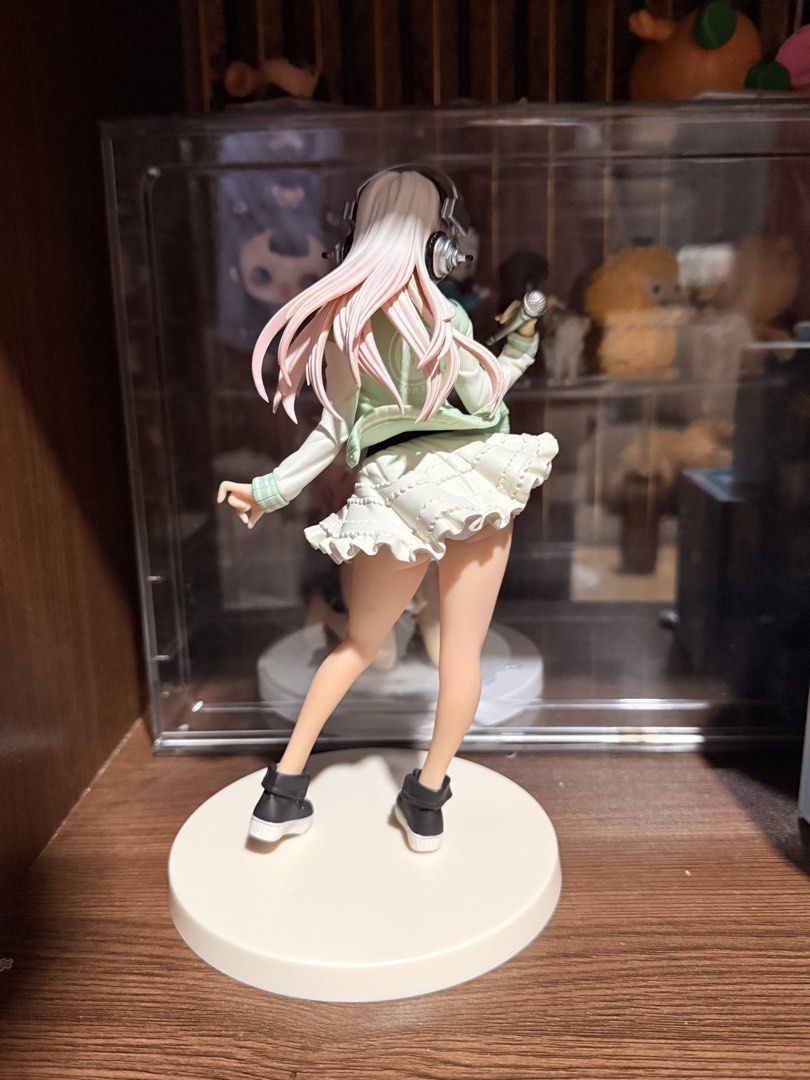 Super Sonico Figure (Category: Vintage Collectibles) located in Alburquerque. Submitted by yomi_yom (Listing ID 1470465035, Image 2). Description: what you see is what you get.