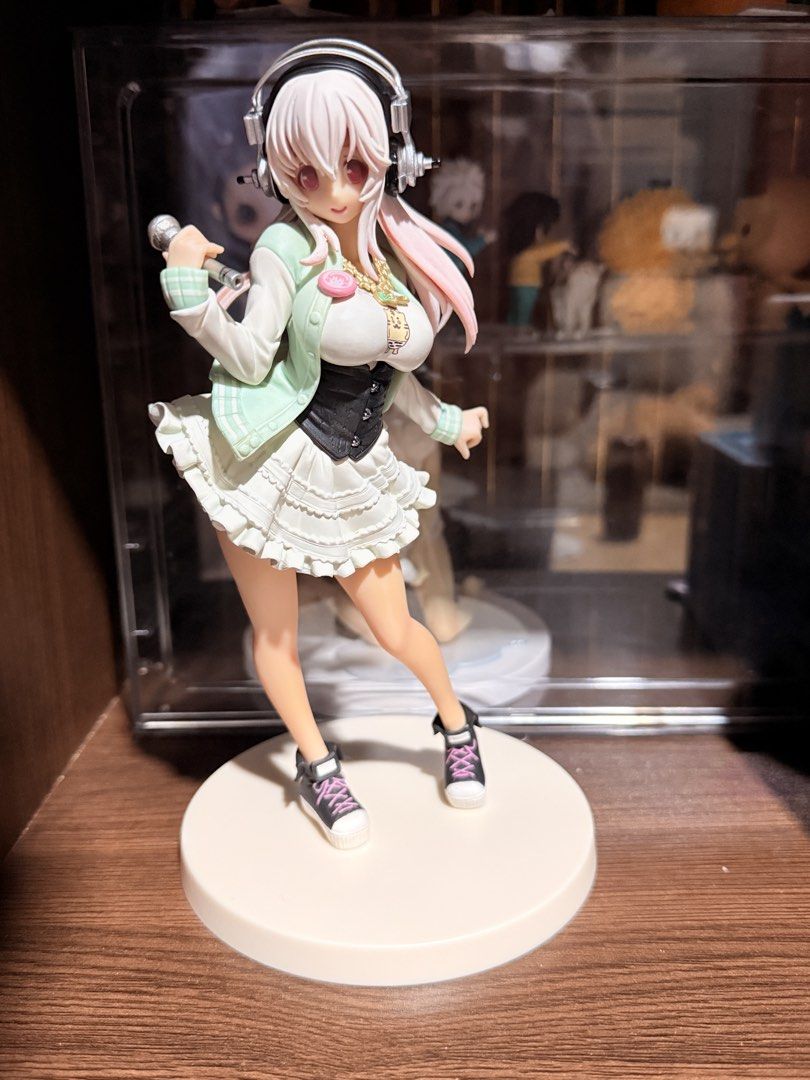 Super Sonico Figure (Category: Vintage Collectibles) located in Alburquerque. Submitted by yomi_yom (Listing ID 1470465035, Image 1). Description: what you see is what you get.