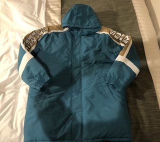 （分類：）位於 。 由 GodOfSneakers 提交（商品編號 1470432733，圖片 1）。簡介： 。