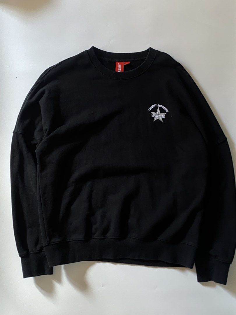 Supreme Liberty New York Sweater (Category: Coats, Jackets and Outerwear) located in Manila. Submitted by finofindthisart (Listing ID 1470531315, Image 2). Description: Length 25 Width 25 Measured it by inches Issue: N/A This is a pre-loved/thrifted items and may show minor signs of issue due to its vintage nature. Kindly manage expectations. No refunds or exchanges will be accepted. 📍Pasay City DM for inquiries..