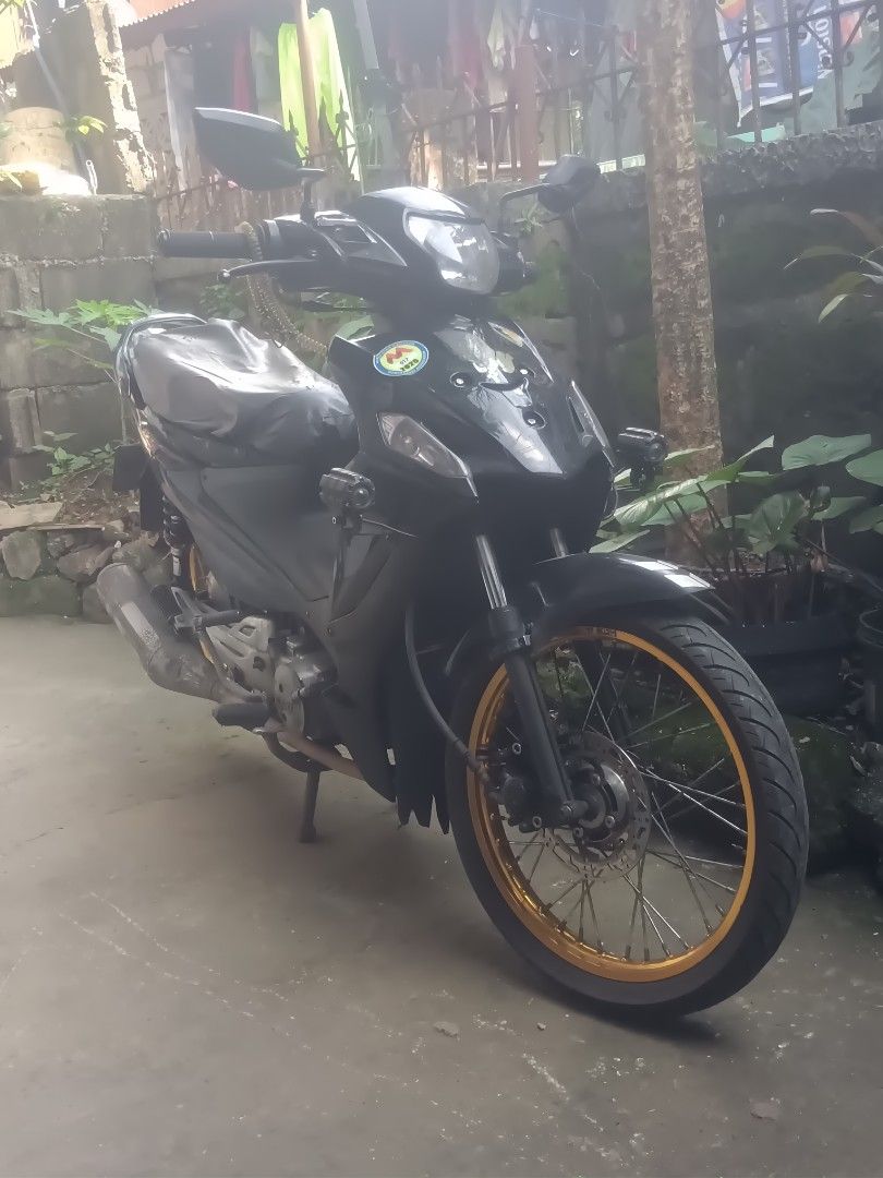 Suzuki smash 115 (Category: Motorbikes for Sale) located in Antipolo. Submitted by peevee_bryant (Listing ID 1470468862, Image 1). Description: fs: Suzuki smash 115 model: 2016 price: 19,000 complete legal papers nka register n din sasakyan nlng rfs: mag upgrade t2 q ng medyo malaking pang service...message nlng po sa interesado.