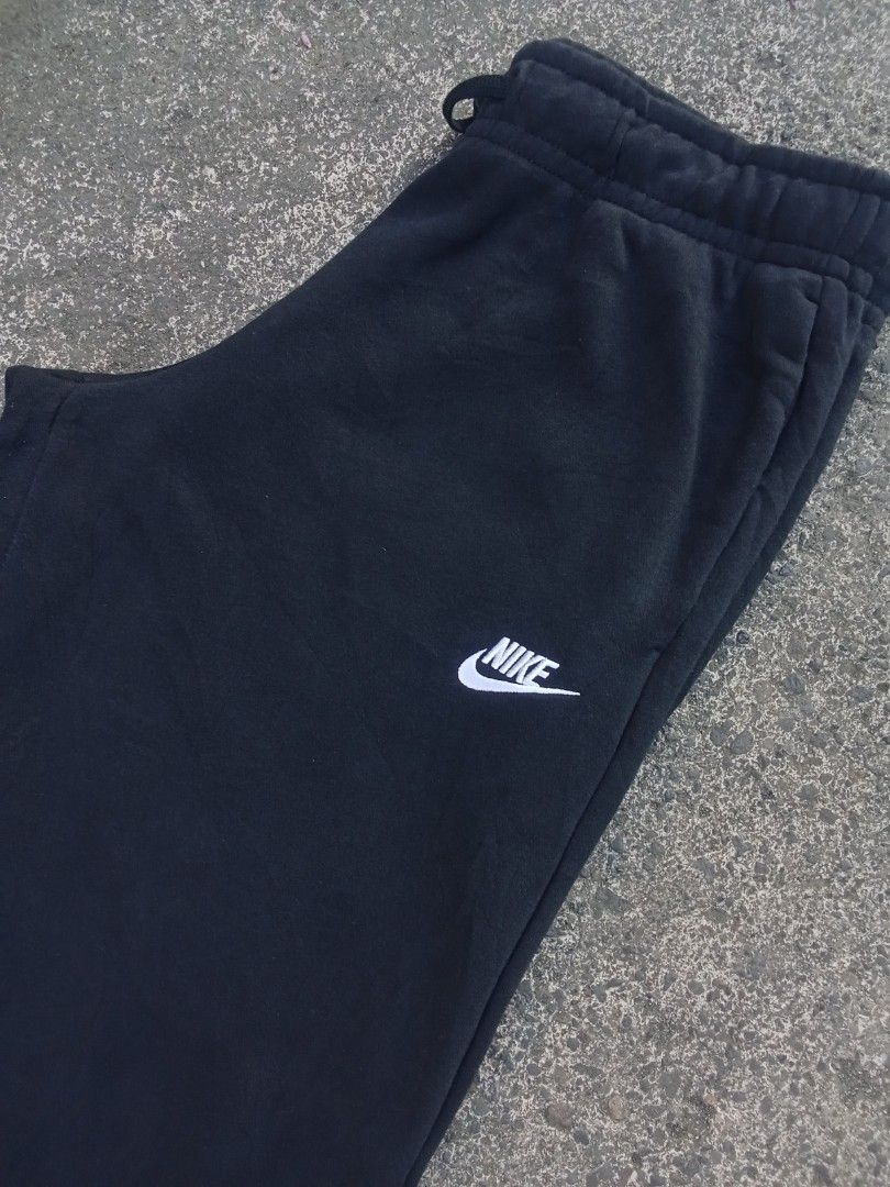 Sweatpants Nike (Category: Sleep and Loungewear) located in Lipa City. Submitted by -mon27thrift14 (Listing ID 1470492745, Image 2). Description: solid mo.