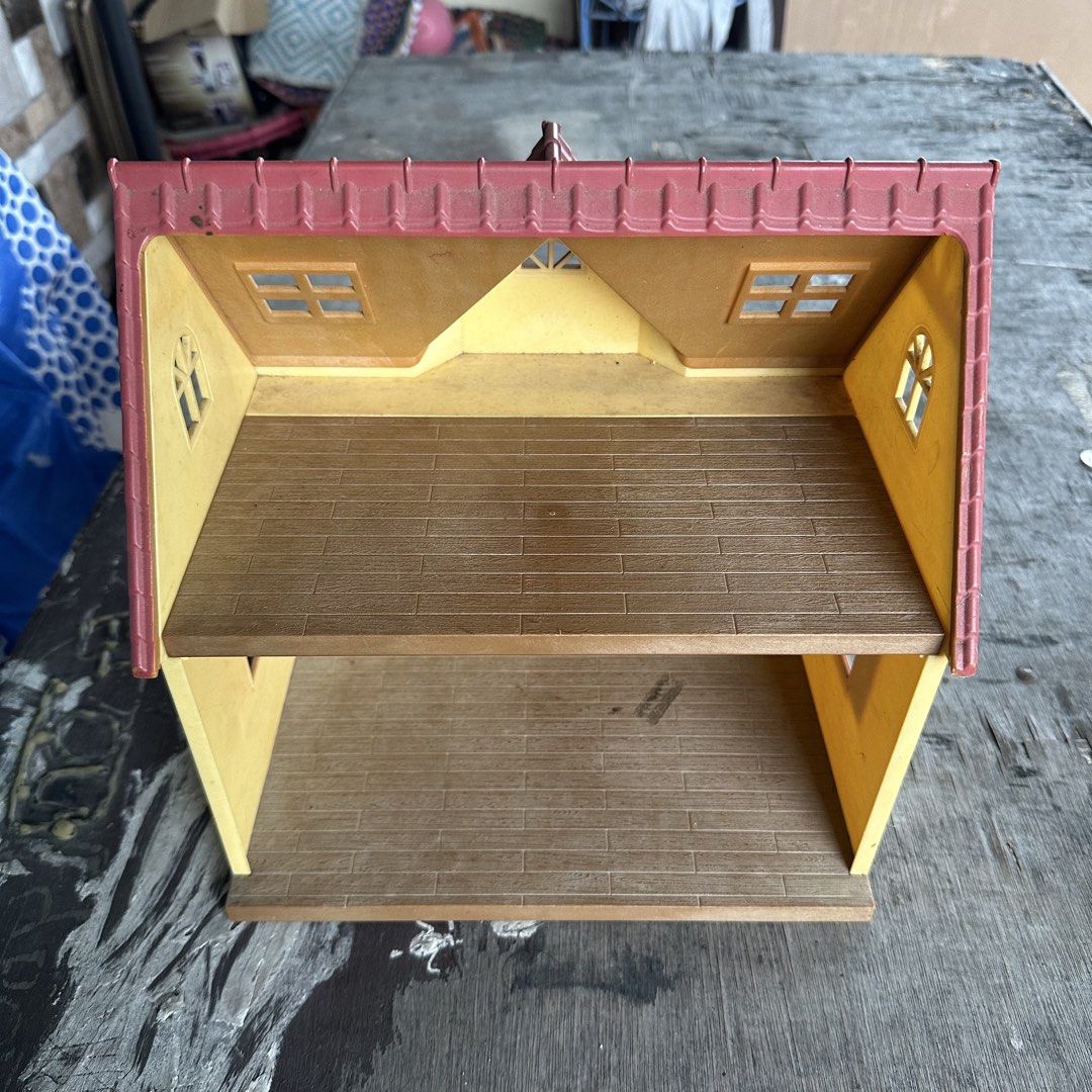 Sylvanian Families Sycamore House (Category: Figurines & Statues) located in Manila. Submitted by 1428.collective (Listing ID 1470415643, Image 2). Description: Sylvanian Families Sycamore House Good Condition No issue 400 + SF 📍North Caloocan.