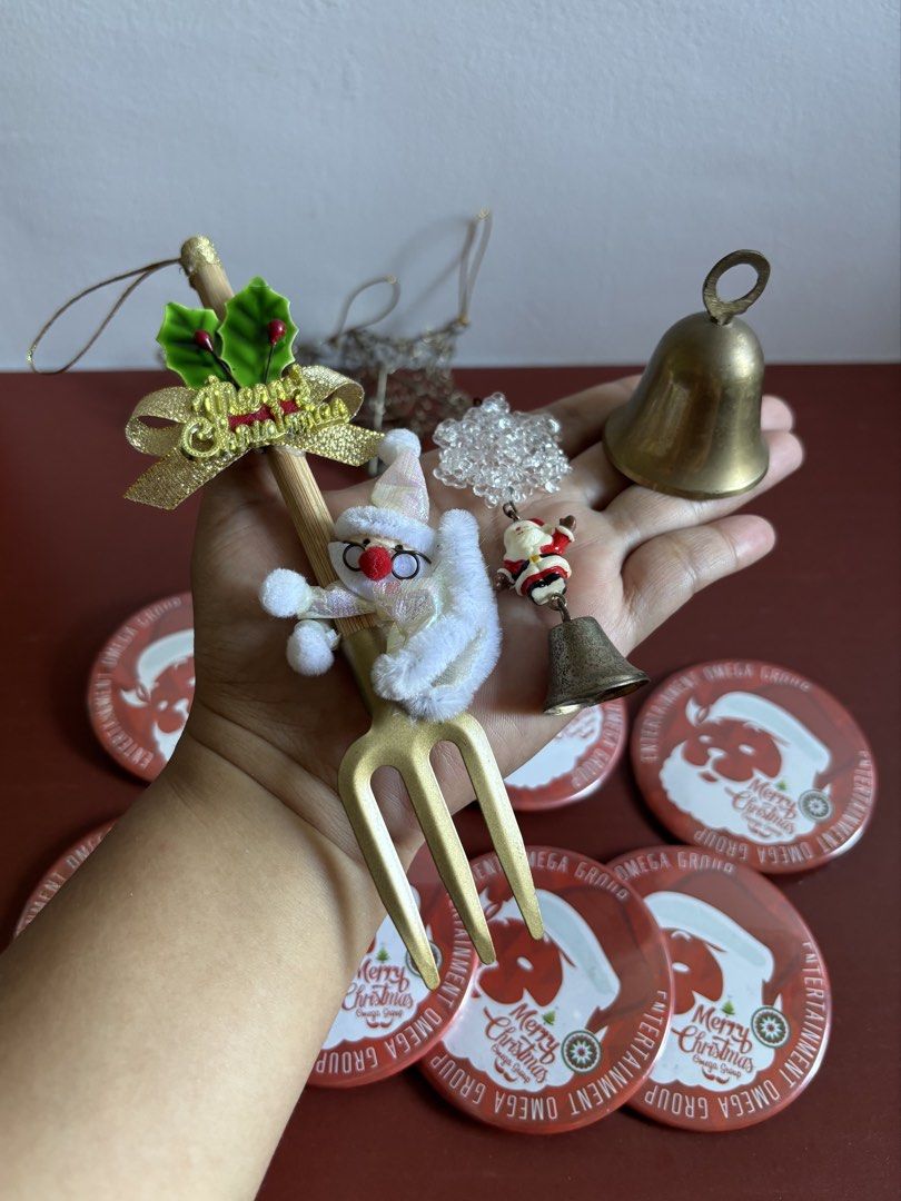 [TAKE ALL] Christmas Decor Bundle 1 (Category: Other Home Decor) located in Cavite. Submitted by nanangonlineshop (Listing ID 1470406271, Image 3). Description: 📌 Christmas Decor Bundle 1 🏷️ P100 (take all) ⚠️ POLICY: ❌ NO COD ✅ AS IS, WHERE IS ✅ FIRST PAY BASIS ✅ MINE NOW, PAY NOW ✅ 3-DAYS HOLD ONLY. UNPAID RESERVATIONS ARE VOIDED. 📍 Location: Cavite 👉 WE SHIP NATIONWIDE (LUZON, VISAYAS & MINDANAO) ✅ MOP: Bank Transfer (BPI) & GCash ✅ Shippi