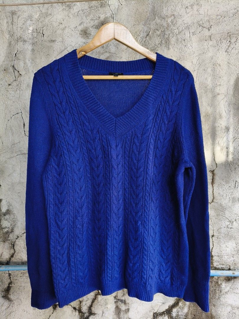 Talbots Blue V-Neck Cable Knit Sweater XL (Category: Coats, Jackets and Outerwear) located in Makati City. Submitted by theroadthrift (Listing ID 1470387652, Image 1). Description: - Brand: Talbots - Color: Bright blue - Size: XL (fits true to size) - Neckline: Classic V-neck with ribbed trim - Design: Detailed cable knit pattern on the front - Sleeves: Long sleeves with ribbed cuffs - Condition: Clean, excellent, and ready to wear.