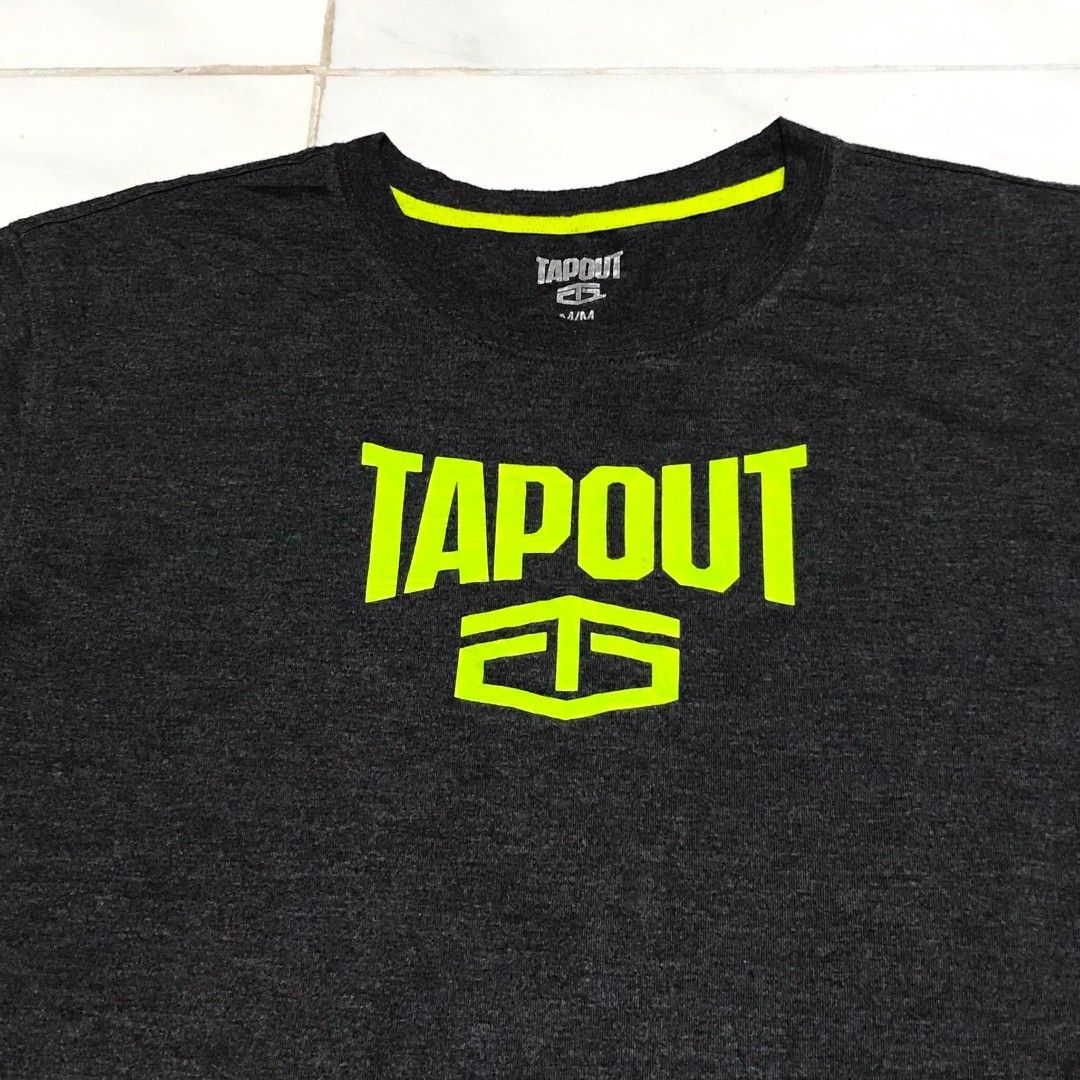 TAPOUT GRAPHIC TEE SHIRT LARGE (Category: Tshirts & Polo Shirts ) located in Cavite. Submitted by justthrift06 (Listing ID 1470363238, Image 2). Description: DIMENSION 22X29 GOOD CONDITION SHIPPING NATIONWIDE.