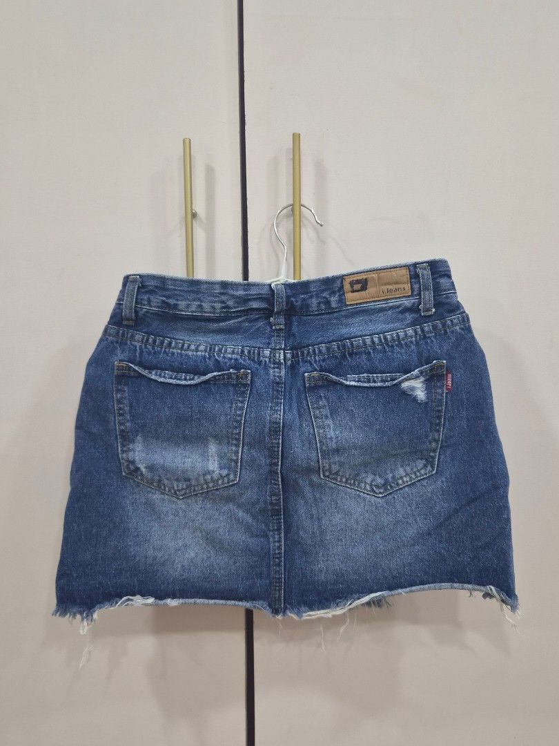 Tattered Denim Mini Skirt/Skort (Category: Skirts) located in Alegria. Submitted by missy1024 (Listing ID 1470402397, Image 3). Description: .