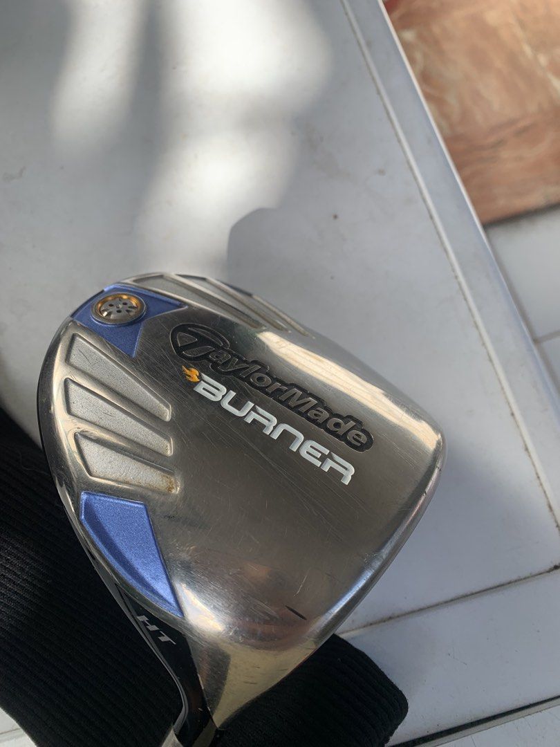 TaylorMade Burner SuperFast Ladies Golf Driver (Category: Golf) located in Caloocan City. Submitted by krisbon28 (Listing ID 1470535692, Image 3). Description: - Brand/Model: TaylorMade Burner Driver (Ladies Flex) - Shaft: RE AX SuperFast 50 grams graphite shaft - Condition: Normal wear marks on face and sole; crown has standard reflections and minor surface scuffs - Performance: Hits solid and ready for the course - Perfect for women golfers loo