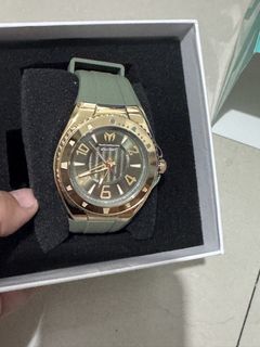 (Category: ) located in . Submitted by branded_jo (Listing ID 1470350929, Image 1). Description: .