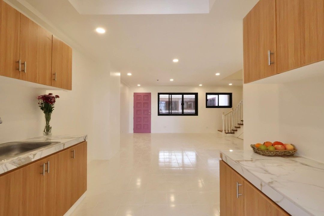 The Grand Hampton Garden 3 Br with Parking (Category: Apartments & Condos) located in Makati City. Submitted by joan.listing (Listing ID 1470368944, Image 2). Description: The Hampton Gardens II | 3 Bedroom with Parking Condominium Unit 100 C. Raymundo Ave. & Dr. Sixto Ave., Brgy. Maybunga The Hampton Gardens Bldg 9 Pasig City Metro Manila Philippines FOR SALE: 3-Bedroom Bi-Level Unit with Parking for Sale in The Hampton Gardens II Location: F-60
