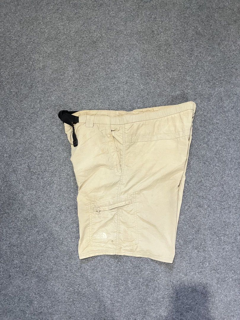 The Nort face cargo short (Category: Shorts) located in Lapu Lapu. Submitted by jhonrener41426 (Listing ID 1470420042, Image 2). Description: Size 36 adjustable Length-19 Leg opening-12 Excellent condition Color rate 9.5/10 Authentic Issue none .