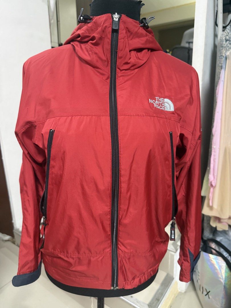 The North Face (Category: Coats, Jackets and Outerwear) located in Pasig City. Submitted by emashopaholic (Listing ID 1470391852, Image 3). Description: Preloved The North Face hoodie jacket Red with many pockets Inner mesh lining Small Good condition Only ₱450 Gcash SF c/o buyer Lalamove/Grab Pasig pick up.