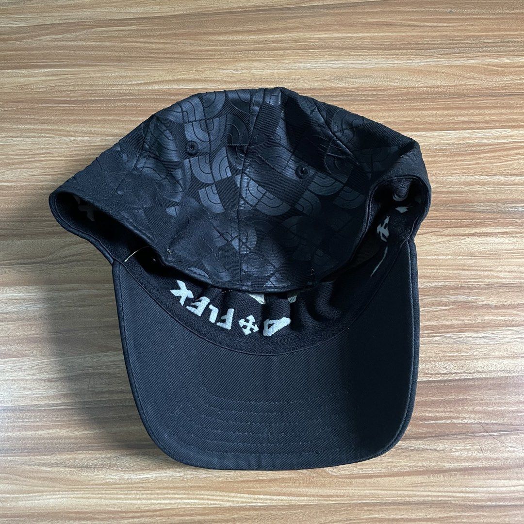 The North Face A Flex Cap (Category: Caps & Hats) located in General Mariano Alvarez. Submitted by 4117_thriftnthrive (Listing ID 1470352781, Image 3). Description: In good condition No flaws Size S on tag only fits M-L .