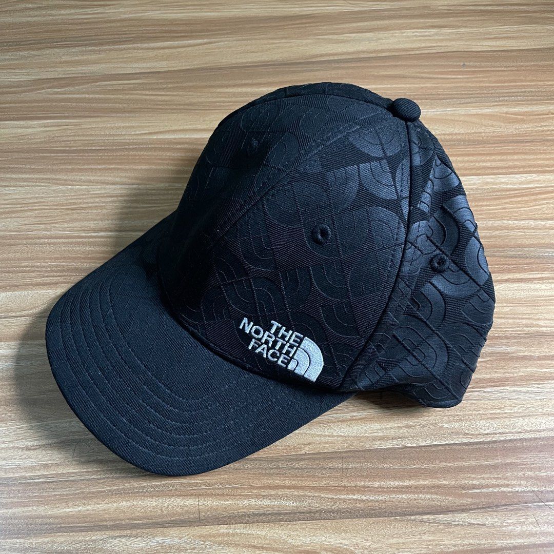 The North Face A Flex Cap (Category: Caps & Hats) located in General Mariano Alvarez. Submitted by 4117_thriftnthrive (Listing ID 1470352781, Image 2). Description: In good condition No flaws Size S on tag only fits M-L .