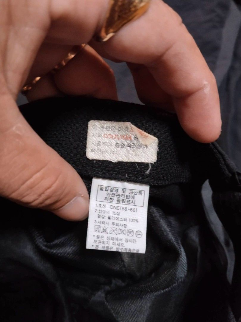 The north face goretex (Category: Hiking & Camping) located in Bogo. Submitted by hasslehard.69 (Listing ID 1470477800, Image 3). Description: GOOD AS NEW CONDITION.