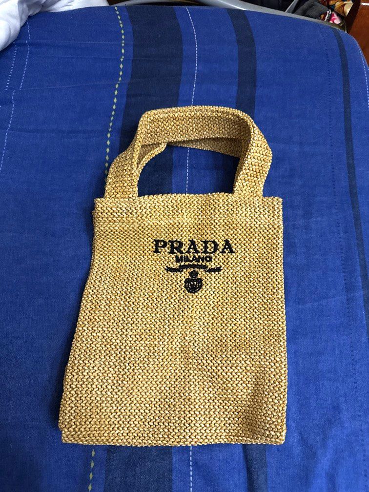 The Parent Company (Category: Clutches) located in Mandaluyong City. Submitted by qualitydealsandiPH (Listing ID 1470490407, Image 2). Description: Bought this for 44 USD.