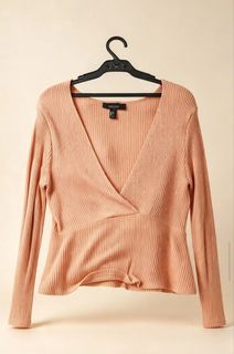 (Category: ) located in . Submitted by cloth.ly (Listing ID 1470361627, Image 1). Description: .