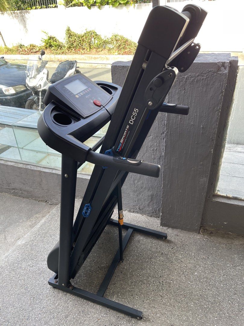 Time Sports DC55 Motorized Treadmill (Category: Cardio & Fitness Machines) located in Paranaque City. Submitted by cheskadejon (Listing ID 1470357229, Image 1). Description: Time Sports DC55 Treadmill for sale - Digital display tracks calories, time, pulse, distance, and speed - Convenient speed controls located on both the console and handles - Dual flex cushioning system along the deck for joint-friendly running - Built-in cup holders on both s