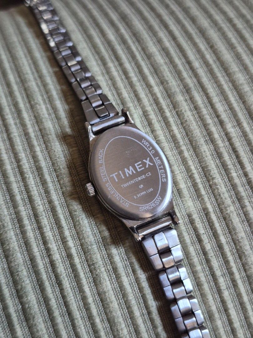 TIMEX MADISON 3 HAND STAINLESS WATCH (Category: Women's Watches) located in Paranaque City. Submitted by yukioreads (Listing ID 1470423831, Image 2). Description: FOR SALE ✨ TIMEX MADISON STAINLESS WATCH 22m rfs: seldom usage since I always my specific watch for work. Price: ₱1,200 Condition: Like new, no scratches, no issues 📍Parañaque.