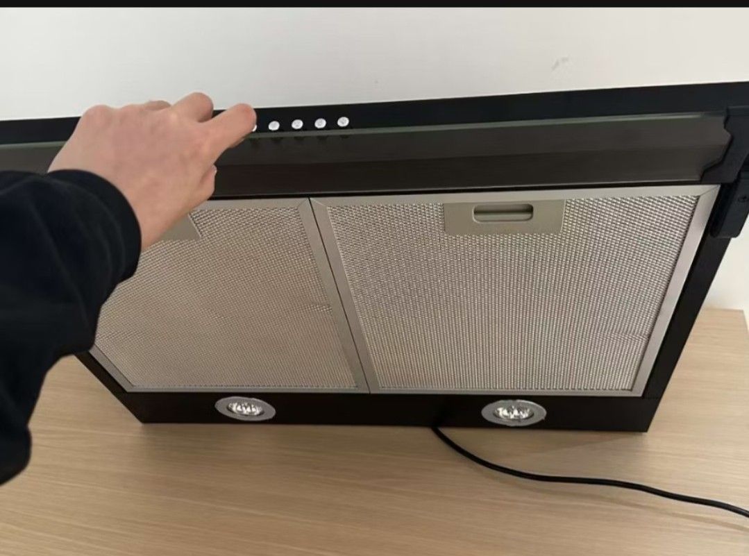 TIXX RANGE HOOD 90CM (Category: Hobs & Hoods) located in Manila. Submitted by zhaeila23 (Listing ID 1470416996, Image 3). Description: Onhand brandnew ‼️ TIXX RANGE HOOD 90CM P5,000 Only ‼️ ✅Double Motor ✅Dual Lights ✅Removable Oil Screen ✅Helps keep your kitchen smoke & odor free 📌 LOCATION : BRGY SAN MIGUEL PASIG 📌 DELIVER PLUS SF COD OR GCASH PAYMENT SAMEDAY DELIVERY 🚚.