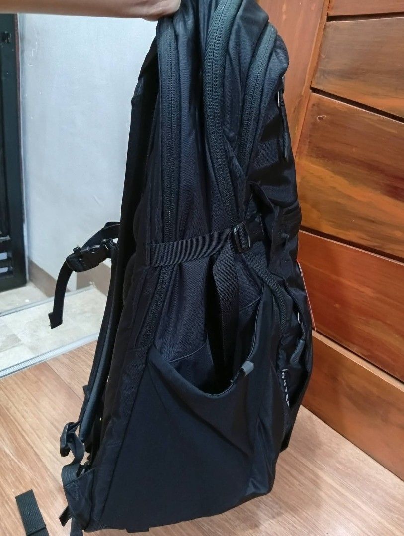 Tnf router 2018 model backpack (Category: Backpacks) located in Quezon City. Submitted by icollectionstuff (Listing ID 1470432943, Image 3). Description: ❗️❗️❗️AVAILABLE NOW❗️❗️ router 2018 backpack php 3500 📍 Location: Victoria Sports Tower, Kamuning QC Limited Stocks only Order now❗️❗️❗️❗️.