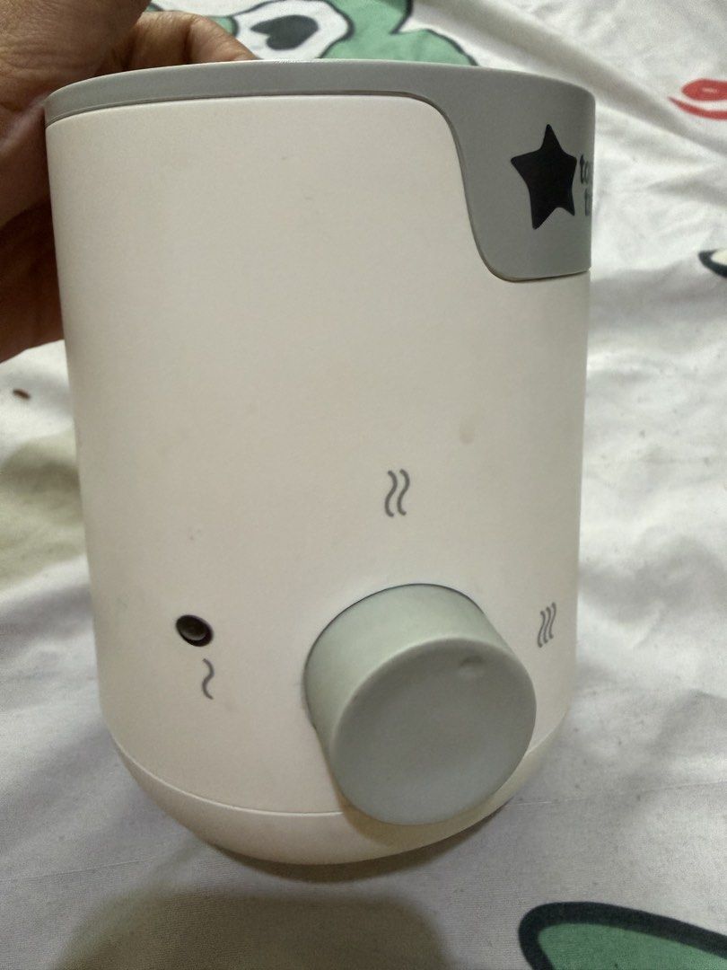 Tommee tippee bottle warmer (Category: Breastfeeding & Bottle Feeding) located in Makati City. Submitted by crizhazel (Listing ID 1470374367, Image 3). Description: Good as new no any issue Seldom lang nagamit Loc Mandaluyong.