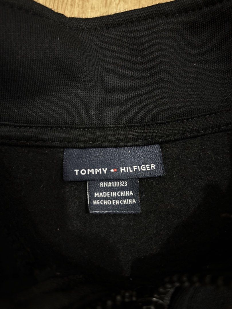 Tommy Hilfiger Jacket (Category: Babies & Kids Fashion) located in Valenzuela. Submitted by cmdgbaby (Listing ID 1470361462, Image 2). Description: 18-24 m.