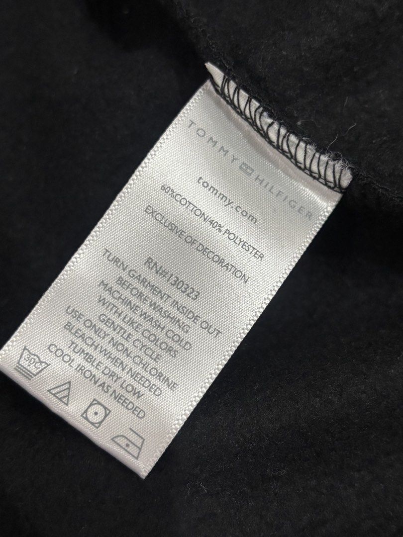 Tommy Hilfiger Jacket (Category: Babies & Kids Fashion) located in Valenzuela. Submitted by cmdgbaby (Listing ID 1470361462, Image 3). Description: 18-24 m.