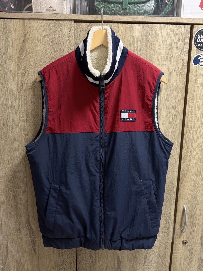 Tommy Hilfiger Reversible Vest Jacket (Category: Coats, Jackets and Outerwear) located in Imus. Submitted by rckrmns (Listing ID 1470393797, Image 3). Description: Tommy Hilfiger Reversible Vest Jacket Size S best fit to M-L W- 22 L- 27 Good as New .