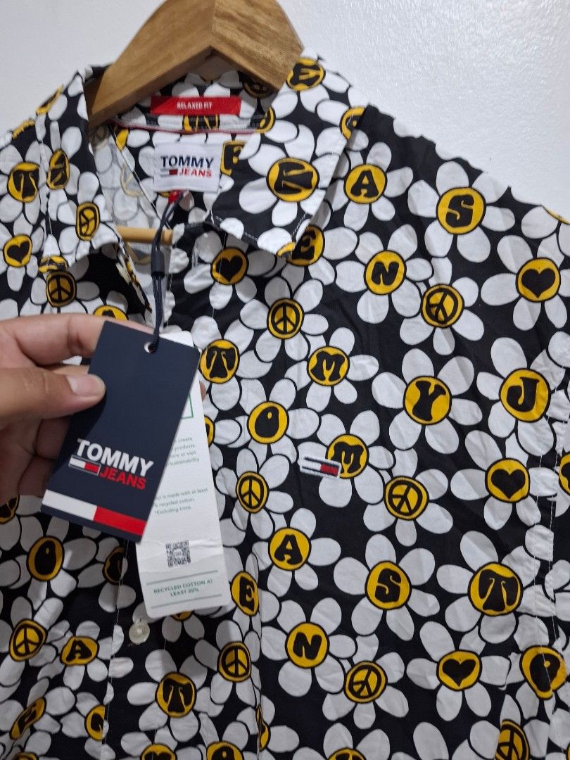Tommy hilfiger shirt med (Category: Tshirts & Polo Shirts ) located in Tarlac. Submitted by christopher.24 (Listing ID 1470401492, Image 3). Description: brandnew legit.