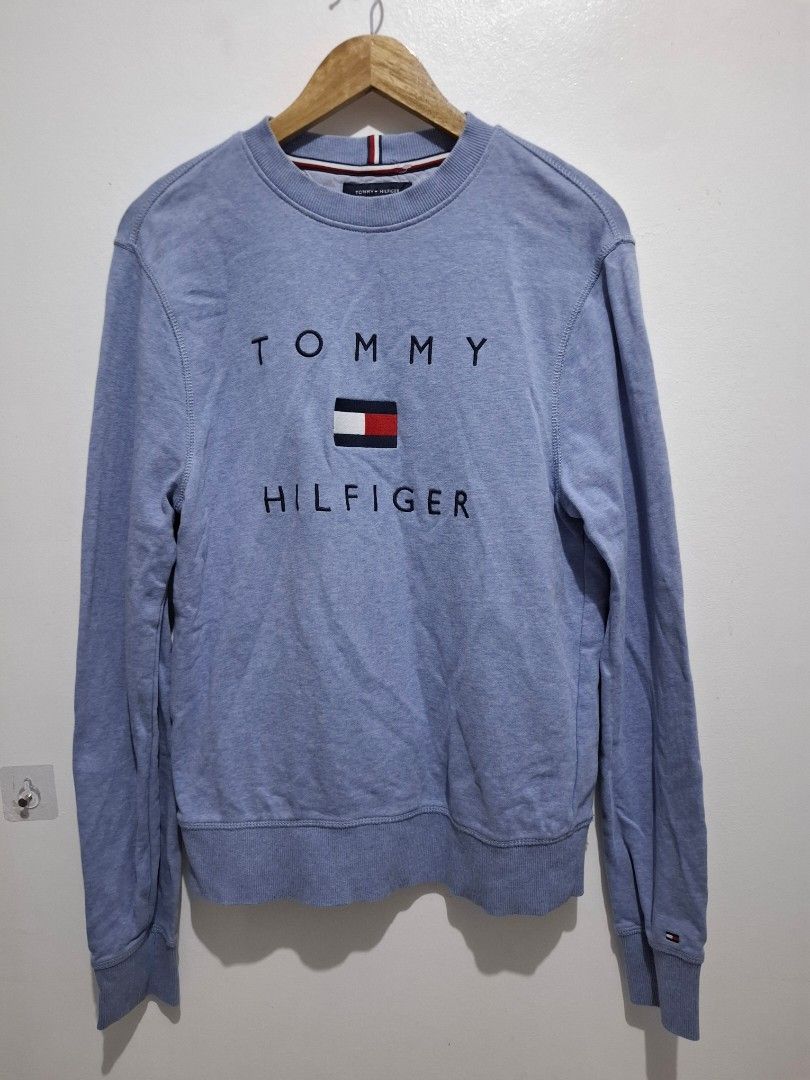 Tommy hilfiger sweater (Category: Coats, Jackets and Outerwear) located in Tarlac. Submitted by christopher.24 (Listing ID 1470401655, Image 1). Description: excellent condition legit.